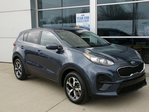 Used 2022 Kia Sportage LX image 2