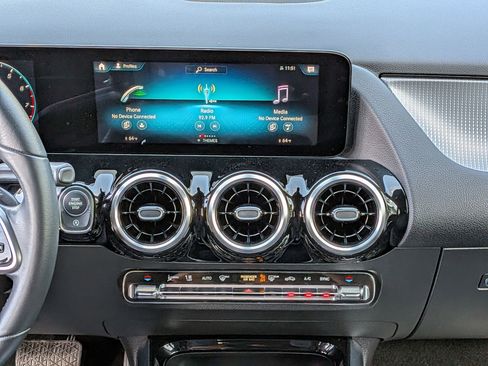 Certified 2022 Mercedes-Benz GLA 250 4MATIC image 30