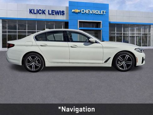 Used 2023 BMW 530i xDrive w/ Premium Package image 9