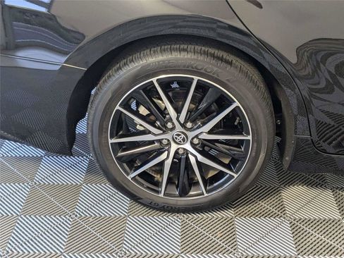 Used 2024 Toyota Camry SE FWD image 9
