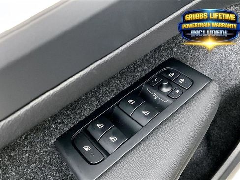 New 2026 Volvo XC40 B4 Plus w/ Climate Package FWD image 30