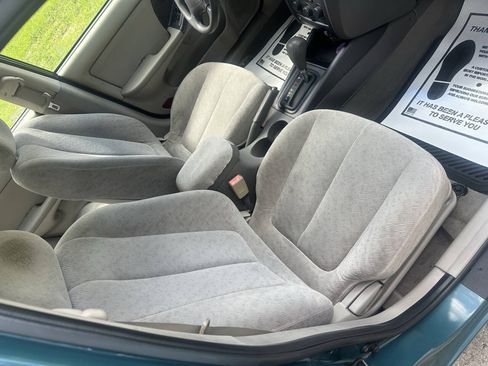 Used 2006 Hyundai Elantra GLS FWD image 12