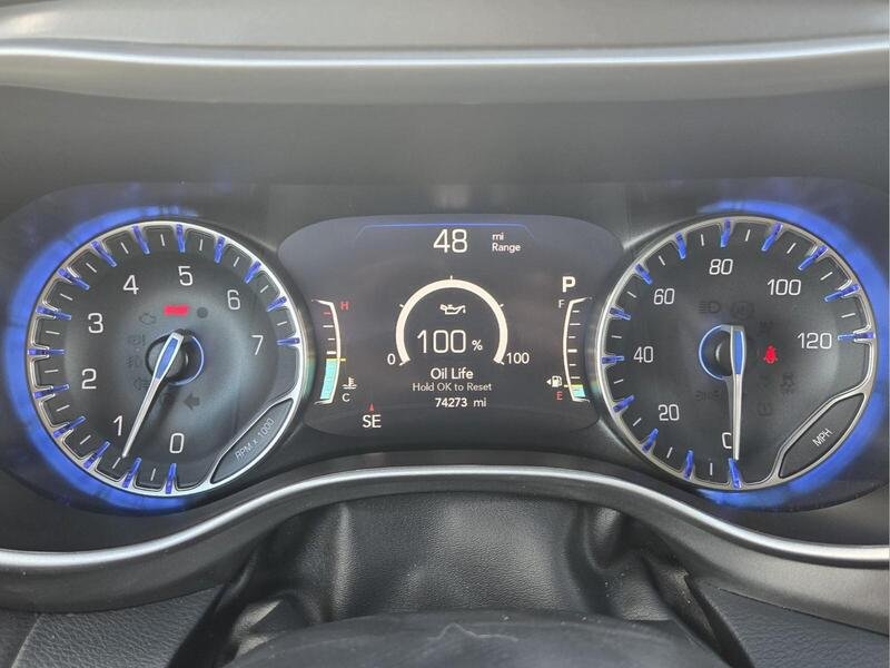 Certified 2023 Chrysler Pacifica Touring-L FWD image 35