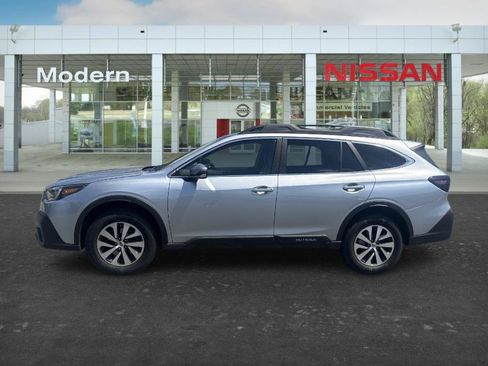Used 2022 Subaru Outback Premium w/ Popular Package #1 AWD/4WD image 2