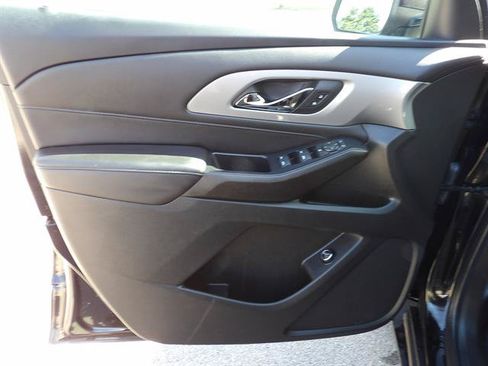 Used 2022 Chevrolet Traverse LT AWD/4WD image 12