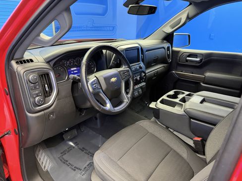 Used 2021 Chevrolet Silverado 1500 LT AWD/4WD image 12