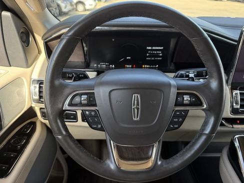 Used 2020 Lincoln Navigator Reserve w/ Luxury Package AWD/4WD image 12