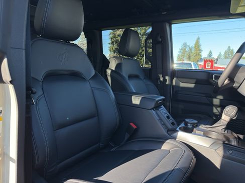 New 2025 Ford Bronco Outer Banks image 36