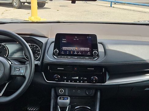 Used 2022 Nissan Rogue SV AWD/4WD image 14