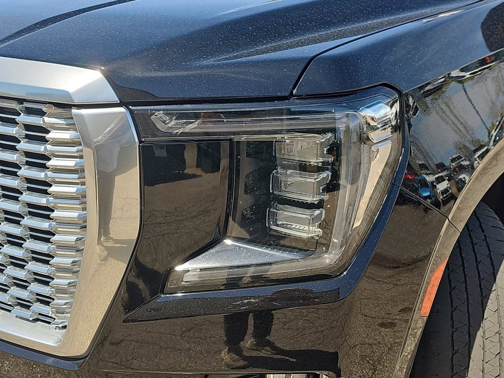 Certified 2021 GMC Yukon XL Denali w/ Denali Premium Package AWD/4WD image 39