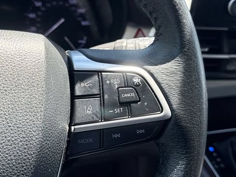 Used 2023 Toyota Sienna XLE FWD image 29