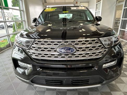 Used 2023 Ford Explorer Limited w/ Equipment Group 301A AWD/4WD image 2