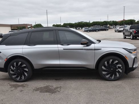 New 2026 Lincoln Nautilus Reserve w/ Jet Appearance Package AWD/4WD image 12