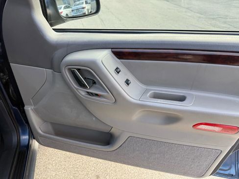Used 2002 Jeep Grand Cherokee Laredo image 23