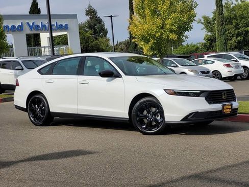 New 2025 Honda Accord SE image 1