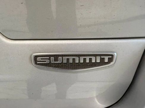 Used 2022 Jeep Grand Cherokee Summit AWD/4WD image 9