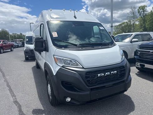 Used 2026 RAM ProMaster 2500 w/ Convenience Group FWD image 3