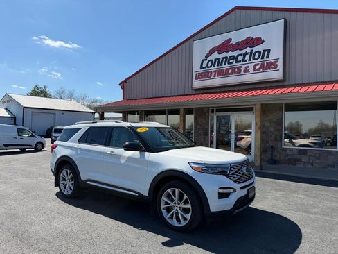 Used 2022 Ford Explorer Platinum w/ Equipment Group 601A image 2