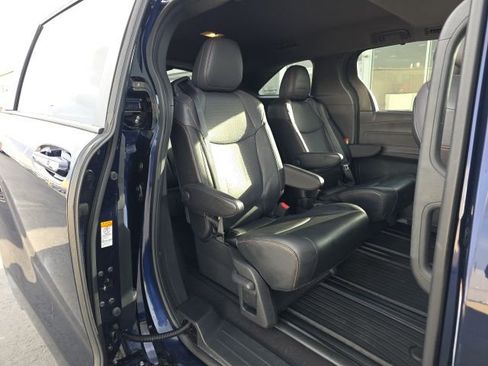 Used 2021 Toyota Sienna XSE image 31