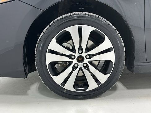 Used 2021 Toyota Camry SE image 15