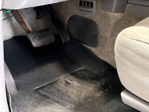 Used 2013 Nissan Frontier SV image 22