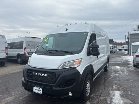 Used 2025 RAM ProMaster 2500 w/ Convenience Group image 3