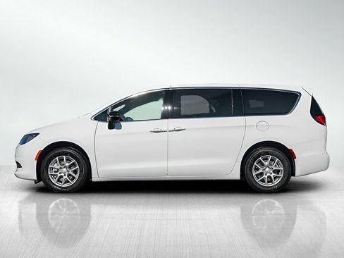 New 2026 Chrysler Voyager LX FWD image 4