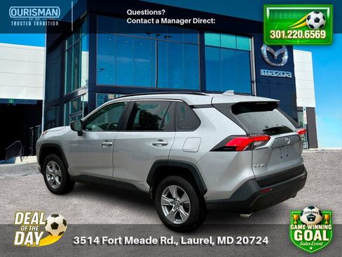 Used 2025 Toyota RAV4 LE AWD/4WD image 4