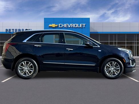 Used 2022 Cadillac XT5 Premium Luxury w/ Technology Package AWD/4WD image 3