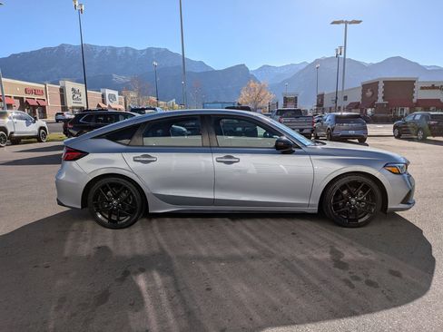 Used 2022 Honda Civic Sport image 2