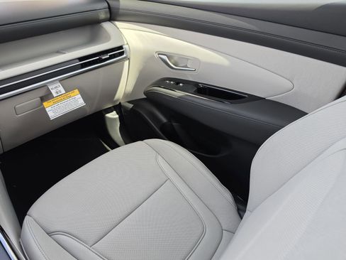New 2026 Hyundai Tucson Limited FWD image 15