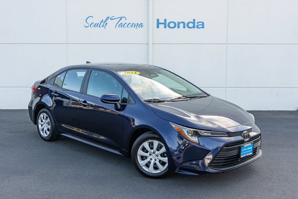 Used 2024 Toyota Corolla LE FWD image 2
