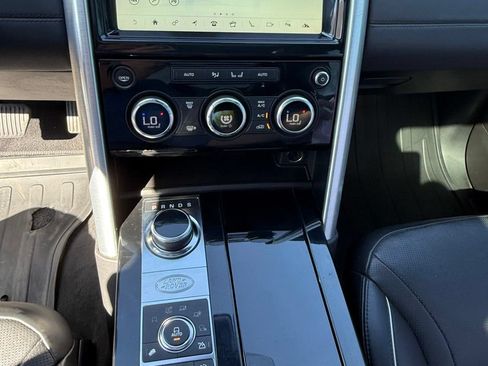 Used 2017 Land Rover Discovery HSE AWD/4WD image 13