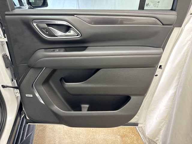 Used 2023 Chevrolet Suburban RST w/ Sport Performance Package AWD/4WD image 31