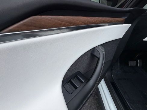 Used 2023 Tesla Model X AWD/4WD image 10