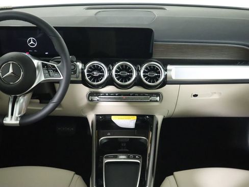 New 2026 Mercedes-Benz GLB 250 image 15