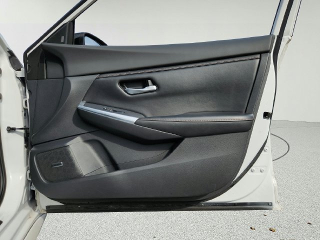 Used 2022 Nissan Sentra SR w/ SR Premium Package FWD image 25