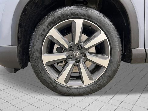 New 2025 Honda Pilot Touring image 12