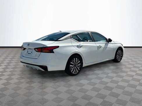 Used 2025 Nissan Altima 2.5 SV FWD image 5