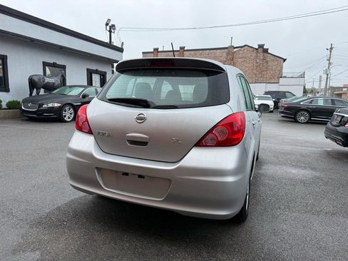Used 2011 Nissan Versa Hatchback w/ Navigation/Satellite Pkg FWD image 3