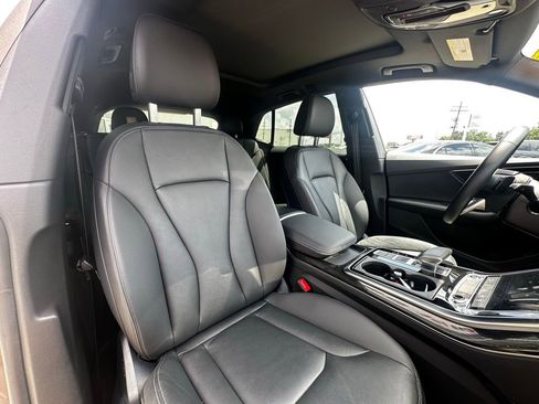 Certified 2025 Audi Q8 Premium w/ Black Optic Package AWD/4WD image 30