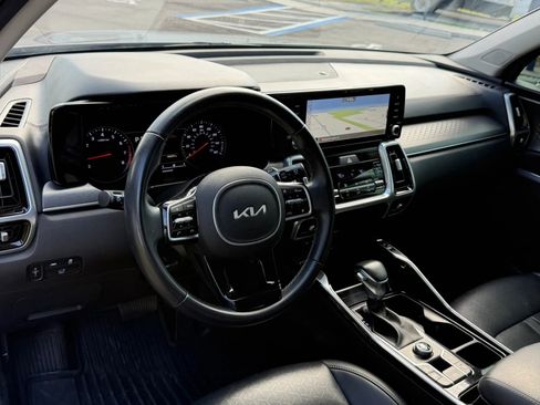 Used 2022 Kia Sorento SX image 4