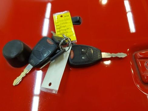 Used 2016 Jeep Wrangler Sahara w/ Connectivity Group AWD/4WD image 29