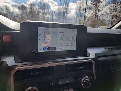 Used 2025 Toyota Tacoma TRD Off-Road image 22