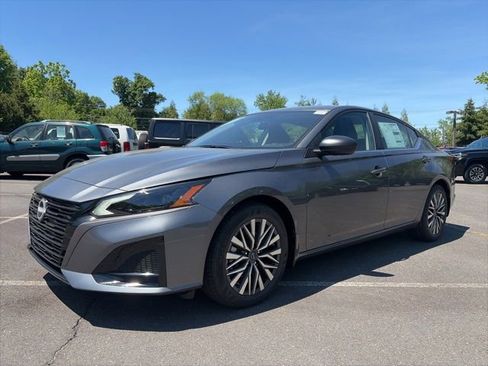 New 2026 Nissan Altima 2.5 SV FWD image 3