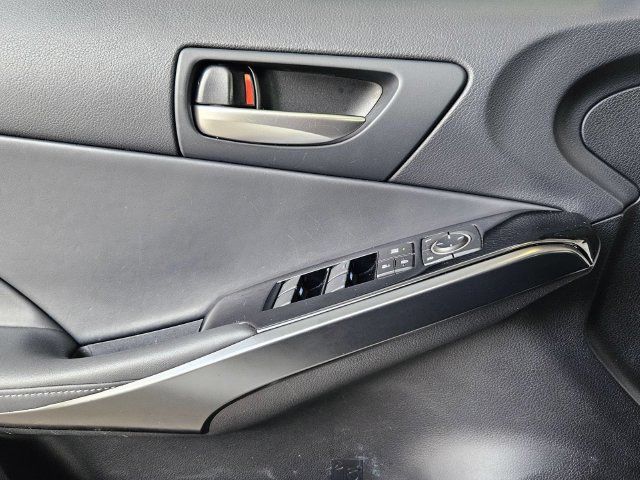 Used 2023 Lexus IS 300 w/ Comfort Package RWD image 7