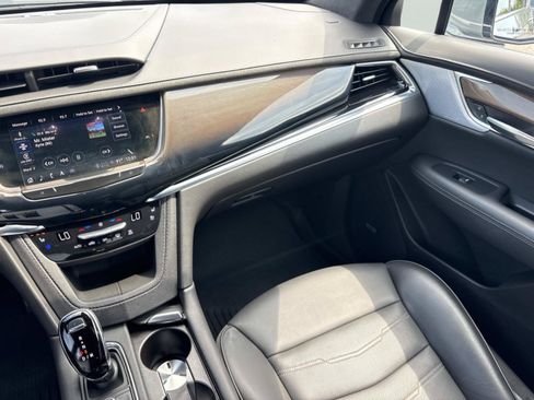 Used 2023 Cadillac XT6 Premium Luxury w/ Platinum Package FWD image 14