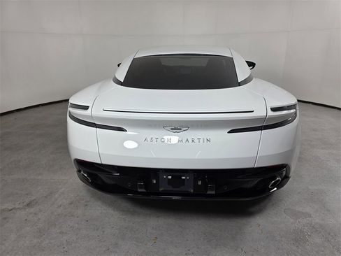 Used 2023 Aston Martin DB11 Coupe image 5