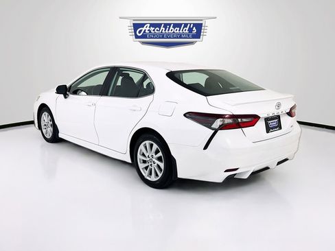 Used 2024 Toyota Camry SE FWD image 5