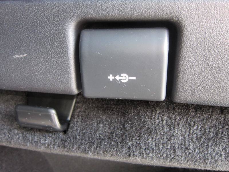 Used 2020 Land Rover Range Rover Sport HSE AWD/4WD image 40